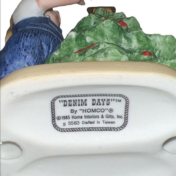 Vintage Denim Days by Homco 1985 Home Interiors #5563 Girl & Christmas Tree - Picture 8 of 10